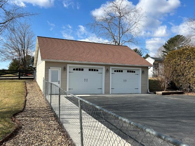 135 Pleasant Pine Dr