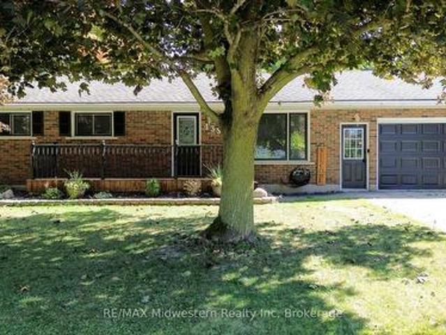 135 Queen Street, North Perth Elma, ON, N0G 1B0 house for sale | Listing ID X13836 | Royal LePage