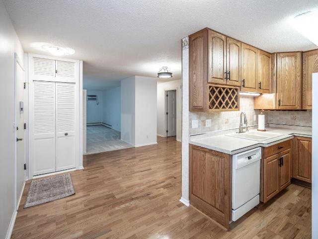 135 Viking Drive E # 102