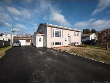 135 Virginia Ave, Dieppe, NB, E1A 5N3 house for sale | Listing ID NB131638 | Royal LePage