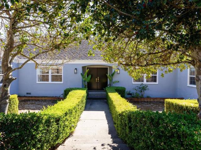 1365 Lakeview Drive