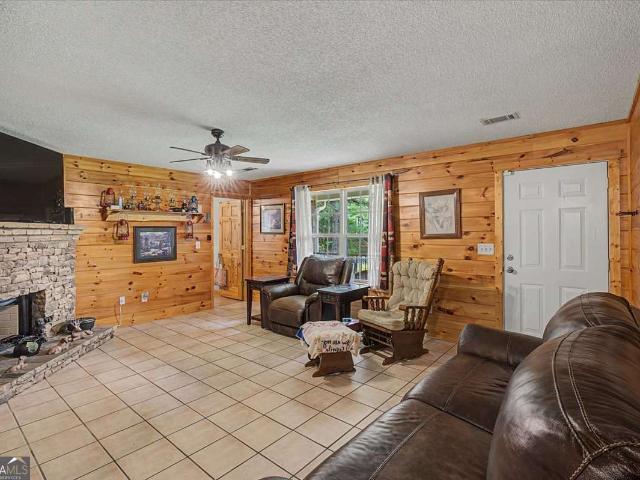 1366 Bethlehem Road