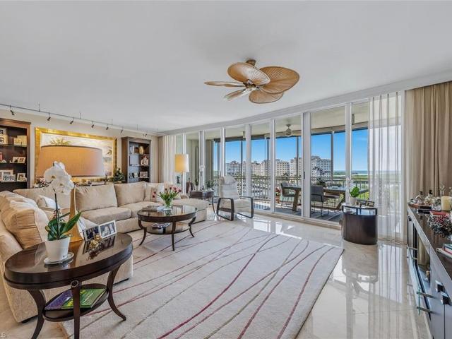 13675 Vanderbilt Dr, Unit 707, Naples, FL 34110 | MLS #225083