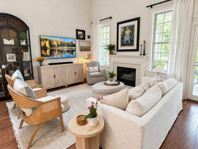1367 Garden Wall Circle # 711