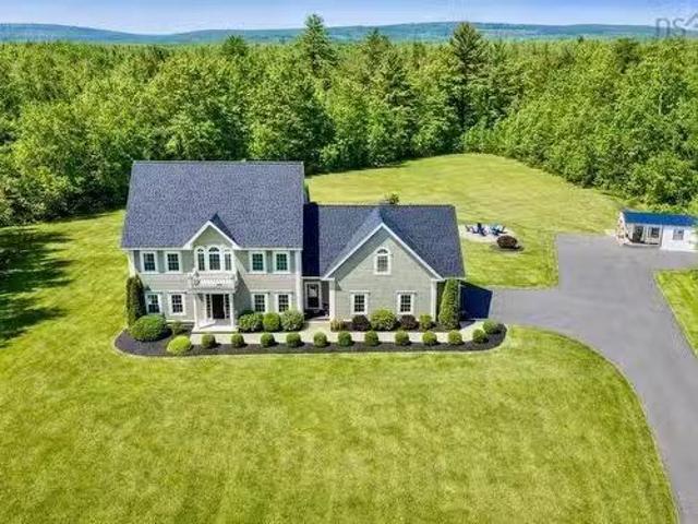 13697 Highway 1, Wilmot, NS, B0P 1W0 Luxury House for sale.