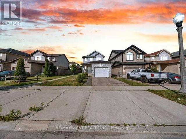 1369 Old Zeller Drive, Kitchener, ON, N2A 0C6 house for sale | Listing ID X13592 | Royal LePage