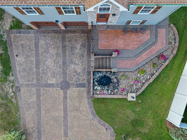 1360 Lucia Dr