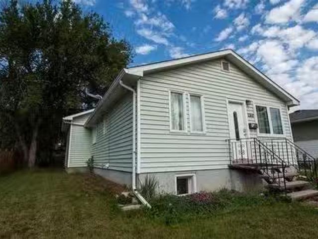 1360 1St Street E, Prince Albert, SK, S6V 0E3 house for sale.