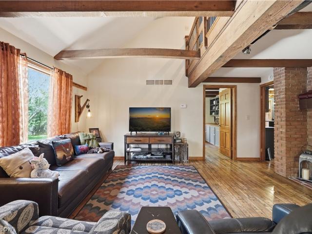 1362 Hillcrest Drive