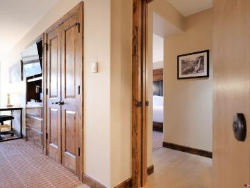 136 Country Club Dr, Mountain Village, CO 81435 | MLS #824708