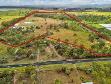 136 Acres of Pure Luxury â A Rare Rural Masterpiece with Premium Horse & Cattle Setup!