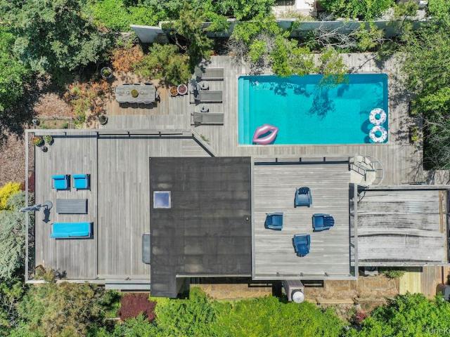 136 Beach Hill Walk