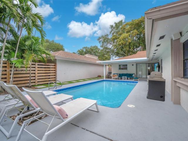 136 Greens Rd, Hollywood, FL 33021 | MLS #A12020