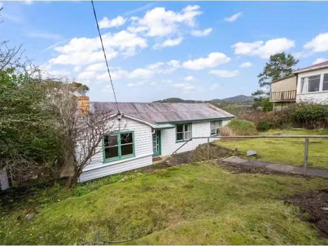 136 Forest Rd, West Hobart House for rent Listed by Hannah Bo.