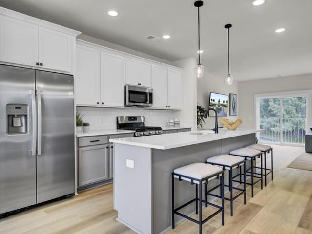 136 Fernbank Rd, Johns Island, SC 29455