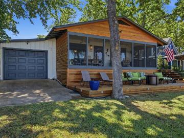 136 Harbor Drive