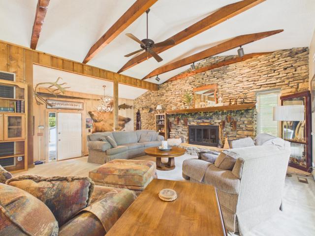 136 Looney Lane