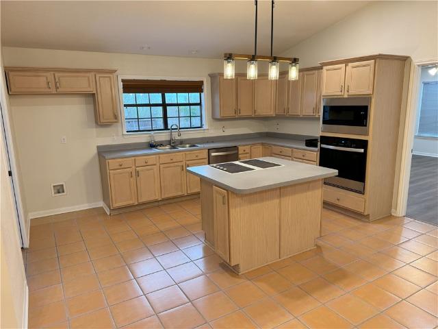 136 Lakeview