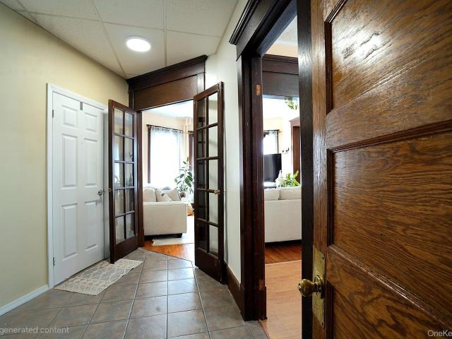 136 Lincoln Place
