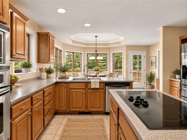 136 Meadow Dr