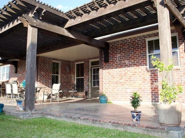 136 Merlot Dr, Moss Bluff, LA 70611 | MLS #SWL26001