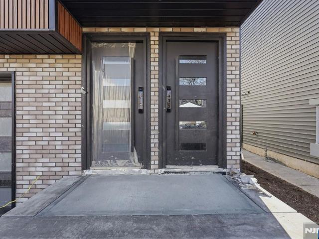 136 N 17th
