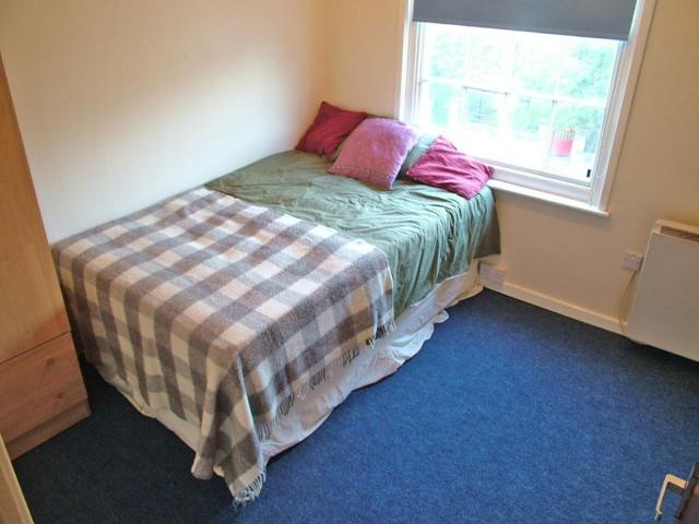 136 North Sherwood Street Flat 3. 1 bed flat to rent £823 pcm £190 pw