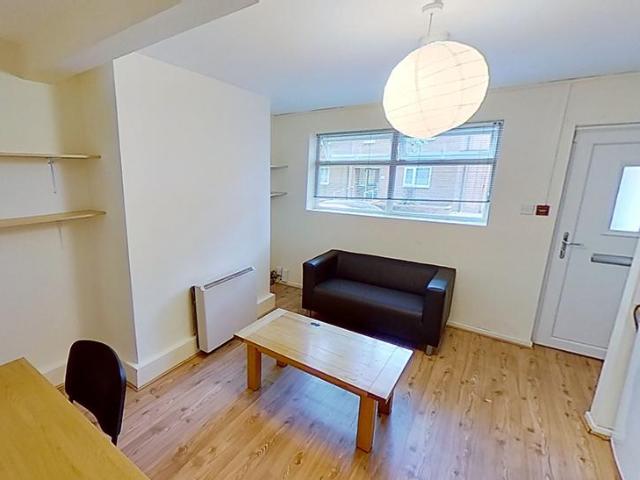 136 North Sherwood Street Flat 6. 1 bed flat to rent £802 pcm £185 pw