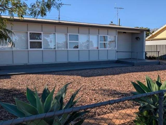 136 Nicolson Avenue, WHYALLA STUART, SA 5608