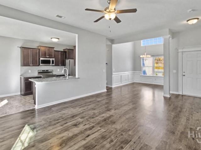 136 Summerhill Drive NE