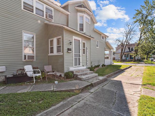 136 W 7th Street