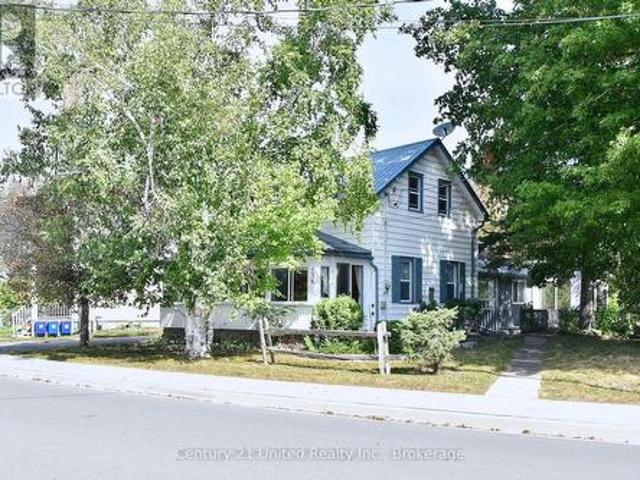 136 Water Street, Selwyn, ON, K0L 2H0 house for sale | Listing ID X13814 | Royal LePage