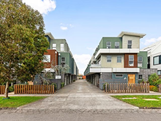 13/6 Winifred St, Essendon