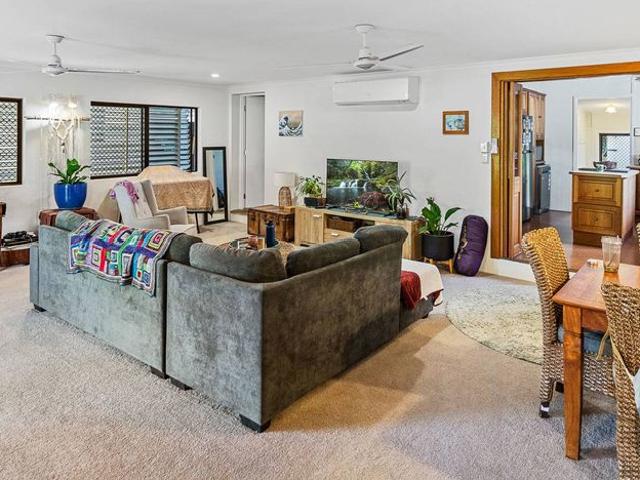 136 Upper Richardson Street, Whitfield