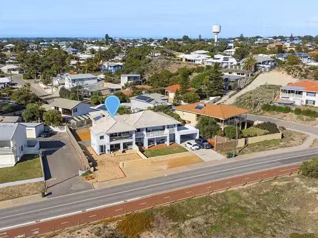 1/36B Halls Head Parade, Halls Head, WA 6210