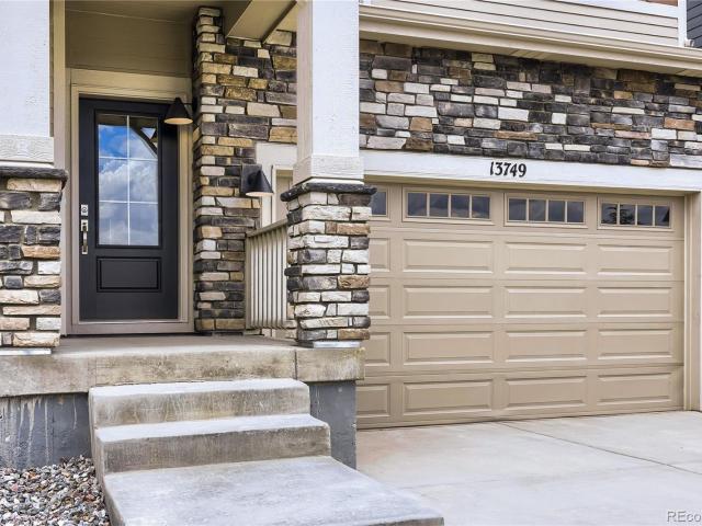 13749 Daffodil Point