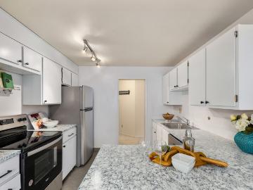 1374 th Ave NE Unit #C 3, Seattle, US, WA