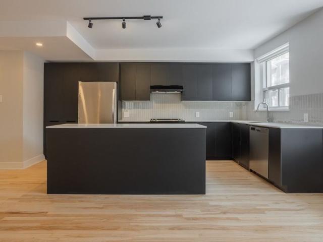 1375 Croissant Sherwood apartment — Mount Royal, QC 2 Bedroom 2 Bedroom