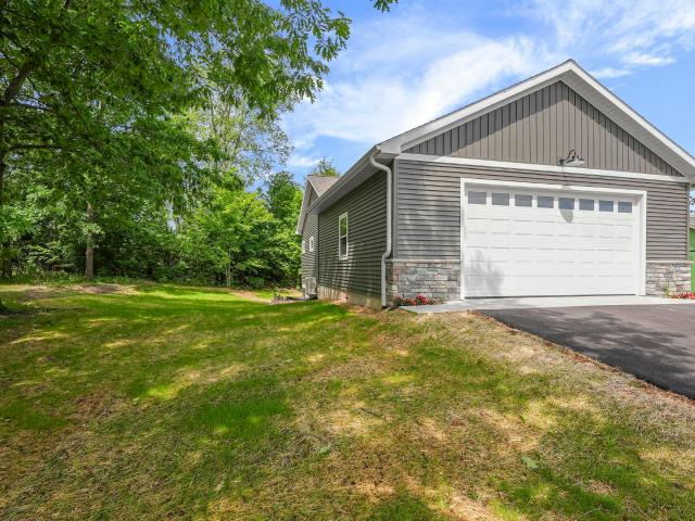 1376 Nightingale Lane