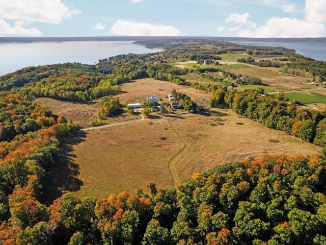 1378 Gray Rd, Traverse City, MI