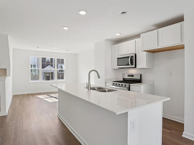 1379 Oakfield Lane