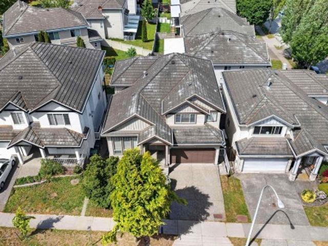 1379 Avenue, Surrey, BC, V3X 2J6 house for sale | Listing ID R3152 | Royal LePage