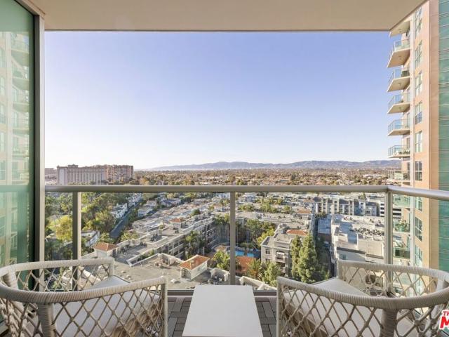 13700 Marina Pointe Drive 1410