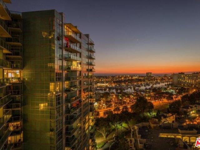 13700 Marina Pointe Drive 1514