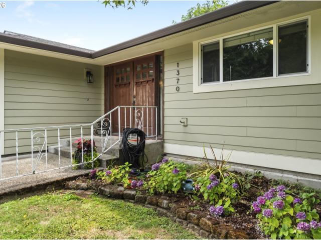 1370 se eastwood ct