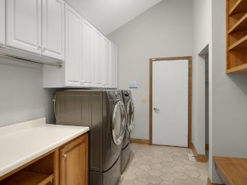 1370 th Street NE