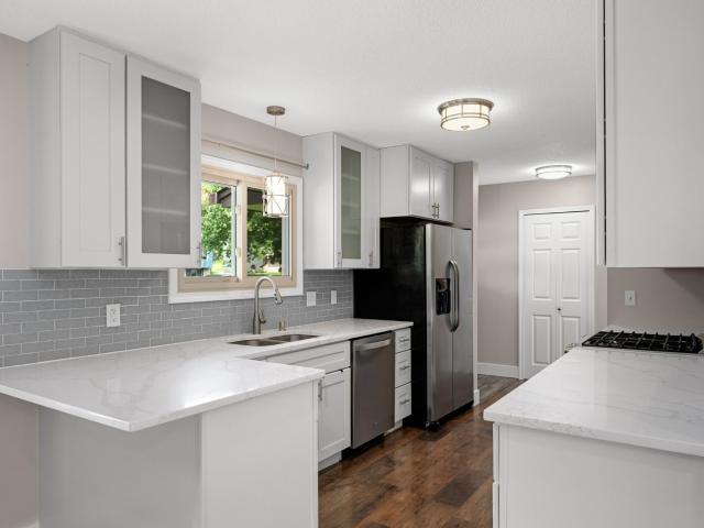 13712 E Wellington Crescent