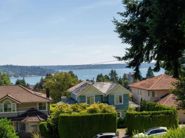 1371 Mathers Avenue, West Vancouver, BC, V7T 2G5 house for sale | Listing ID R3023 | Royal LePage