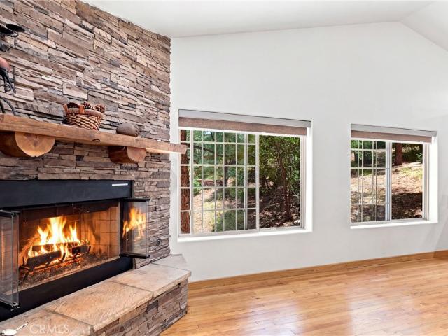 1371 La Crescenta