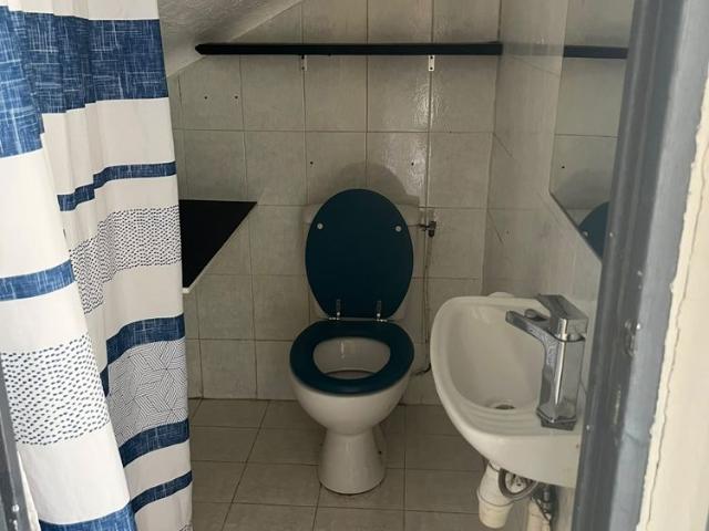 13720 LA BOUILLADISSE À LOUER – Charmant T2 en maison de village – Environ 37 m²